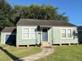 6416 32nd St, Groves, TX 77619