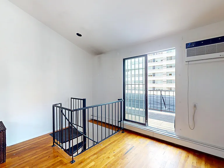 1306 2nd Ave #4FN — Photo 4