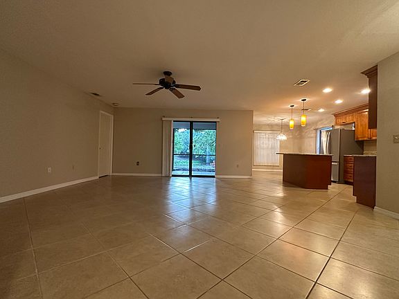 5th image of 1885 Country Meadows Ct