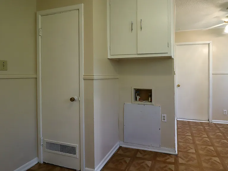 2701 Hillside Dr — Photo 11
