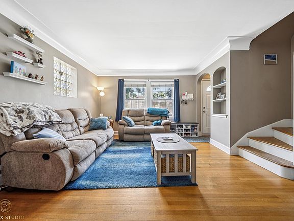 3rd image of 6246 W Peterson Ave #1