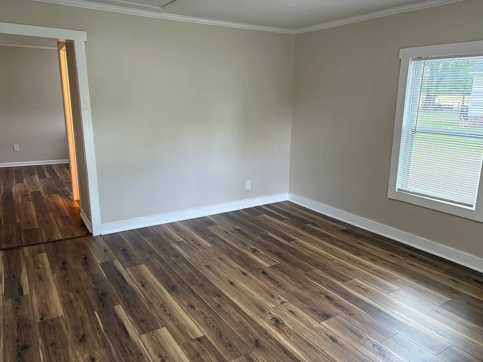 2 bed, 900 sqft, $1,100 — Photo 3