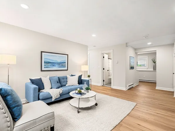 16 Appleton Park APT B2, Ipswich, MA 01938