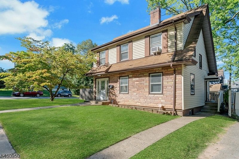 1st image of 62 Elliot Pl