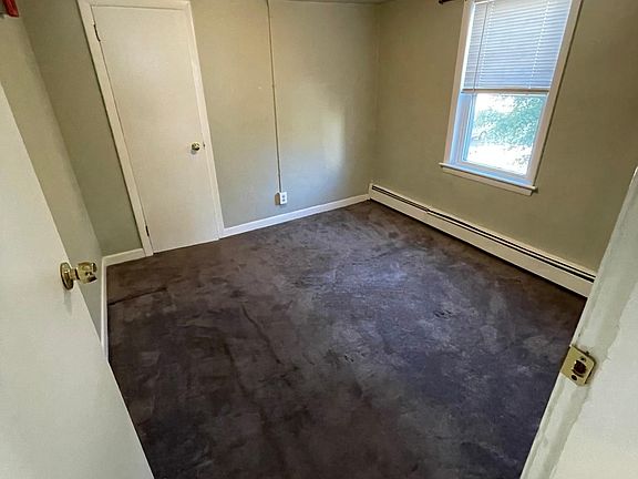 Bed room # 1 is 11 ft x 11 ft
