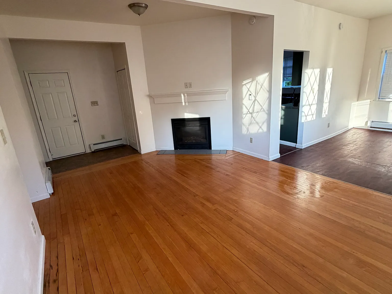 4 bed, 1.5 bath, 1414 sqft, $2,025 — Photo 1