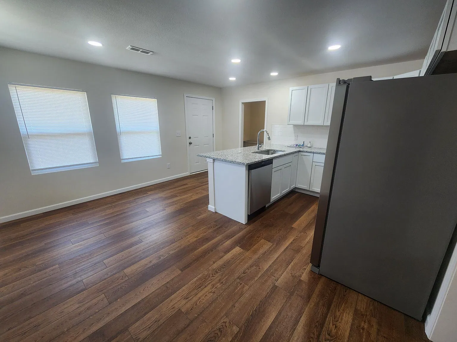 3 bed, 1240 sqft, $1,195 — Photo 4