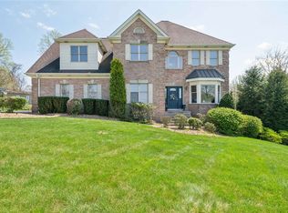 100 Estates Ct, Jeannette, PA 15644