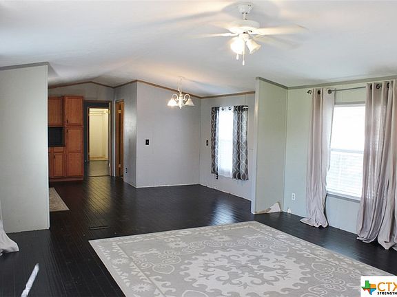 3rd image of 428 W Elm Ave