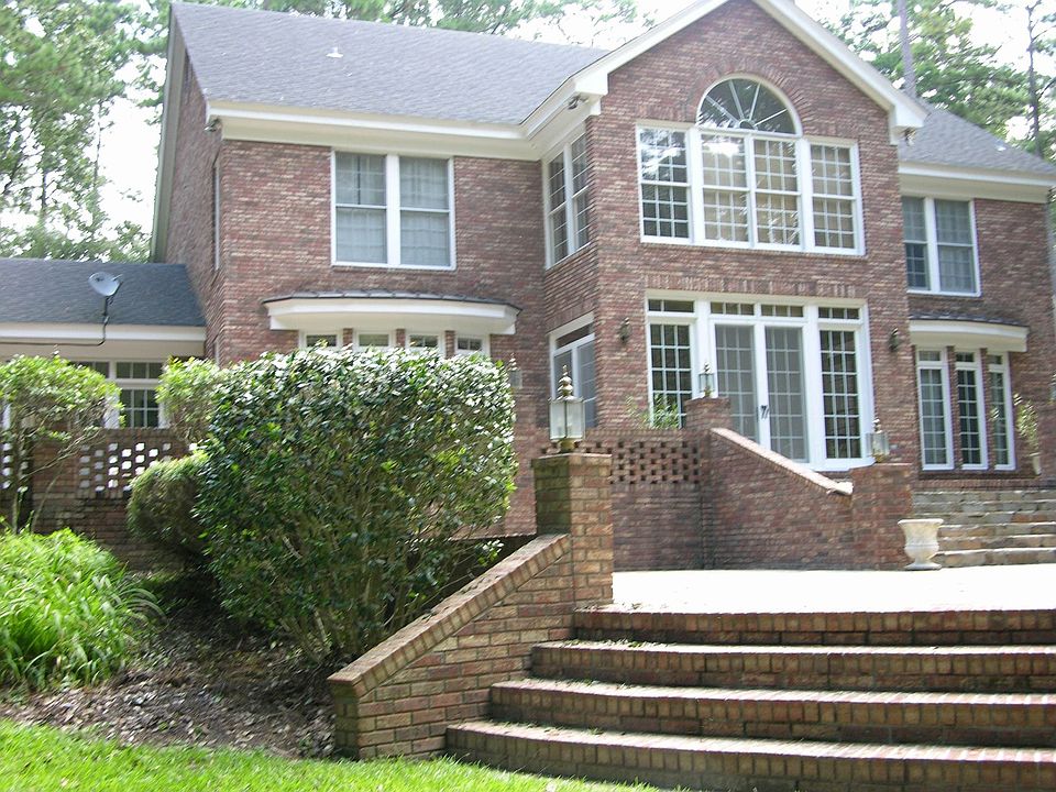 Back of home w/Flagstone patio