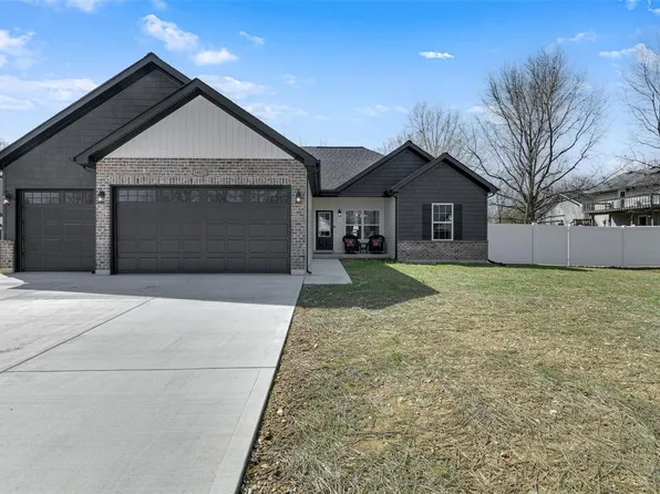19022 Pinckney Manor Ct, Warrenton, MO 63383