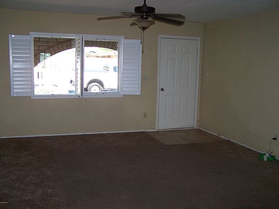 4th image of 1543 N Park Ave
