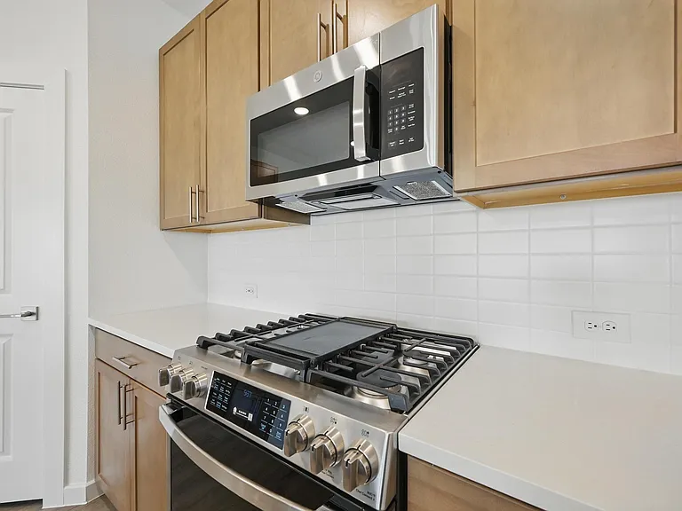 1413 Richardson St — Photo 7