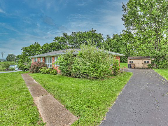 4th image of 201 Foxwood Ln