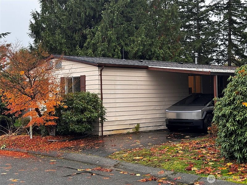 3rd image of 815 124th Street SW #1