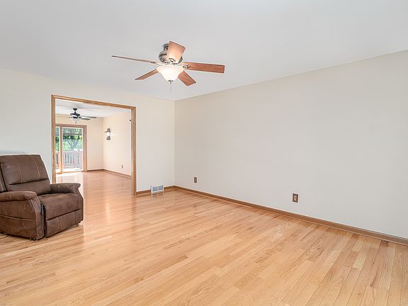 ~Spacious Living room opens to large Eat-in kitchen~