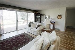 3rd image of 137 Winding Wood Way