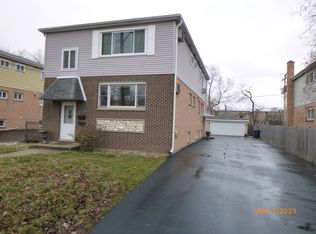 355 Park St APT 1, Bensenville, IL 60106