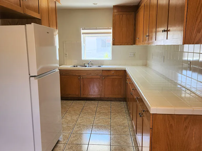 1647 S Van Ness Ave — Photo 5