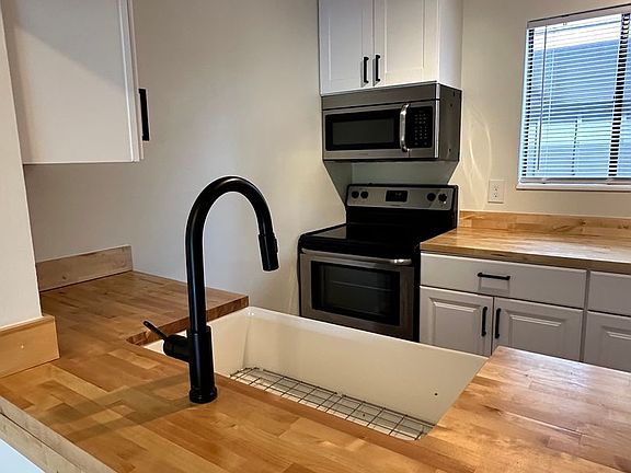 3rd image of 809 E Drake Rd APT C106