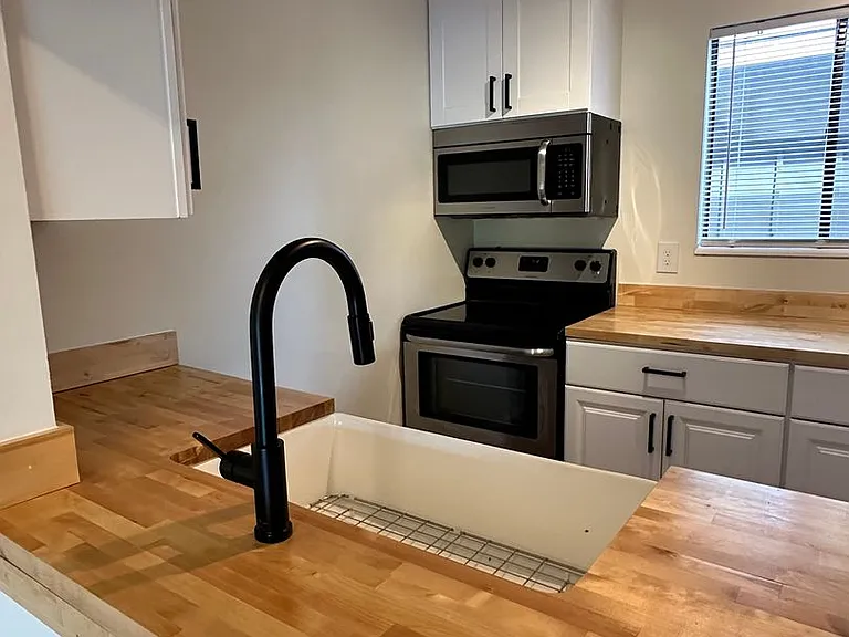 809 E Drake Rd #C106 — Photo 3