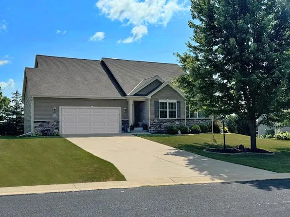 W141N10580 Wooded Hills DRIVE, Germantown, WI 53022