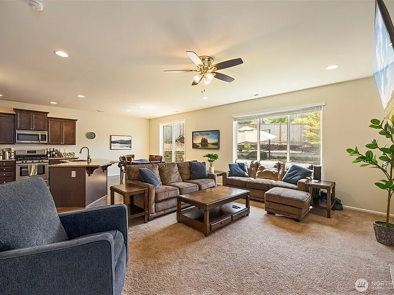 6605 Svea Ct NE — Photo 10