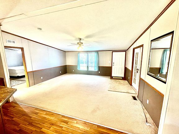 3rd image of 110 Highwater Ln