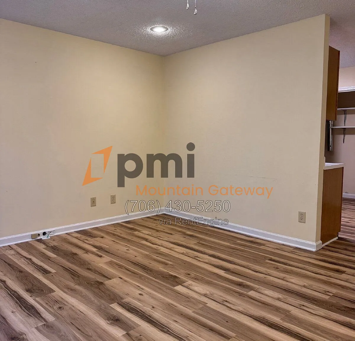 2 bed, 1.5 bath, 961 sqft, $980 — Photo 3