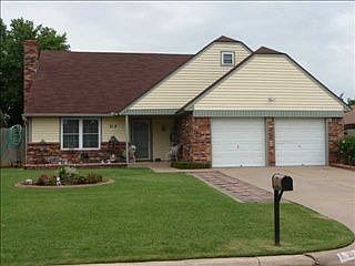 5th image of 313 N Morgan Dr