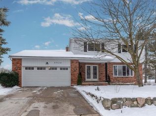 8954 Meyer Ave, Brighton, MI 48116