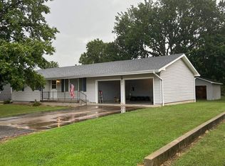 814 Garrettson St, Burlington, KS 66839