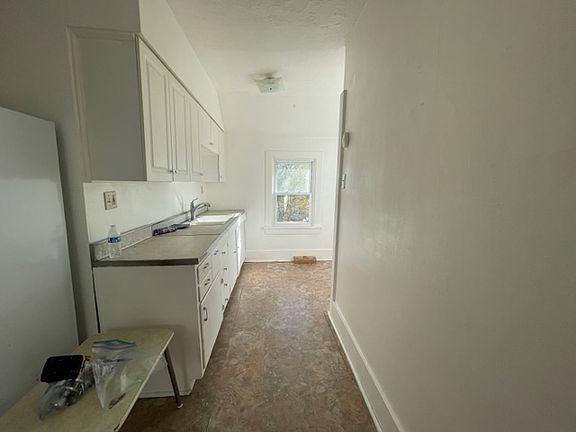 5th image of 811 1/2 E Battell St
