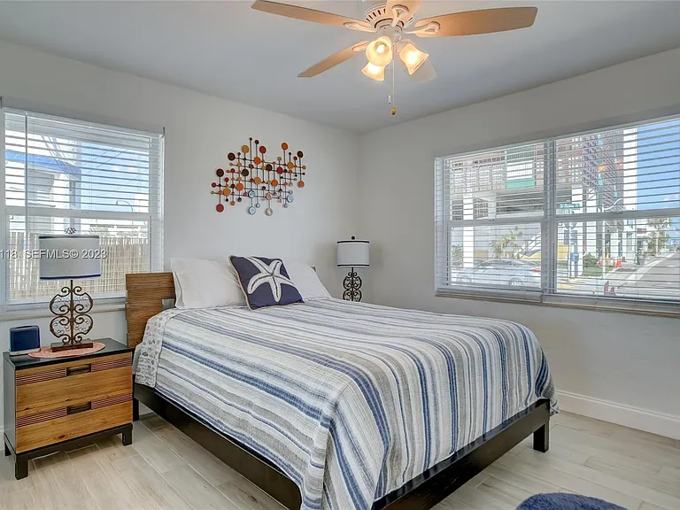 N Ocean Dr — Photo 3