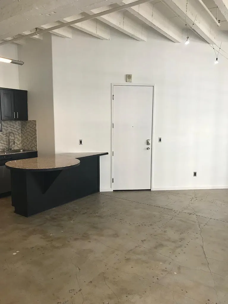 1 bed, 750 sqft, $1,950 — Photo 2