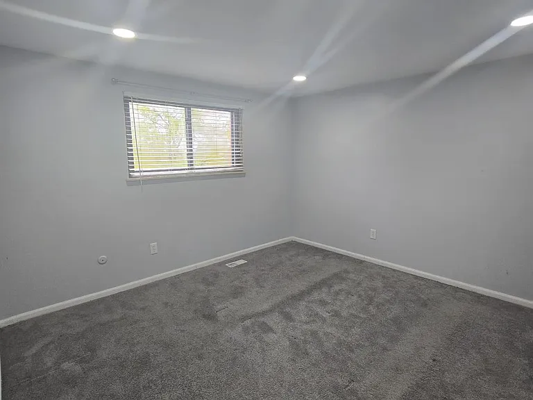 8410 Hickory Dr — Photo 19