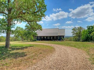 198 Rolling Oak Dr, Elgin, TX 78621