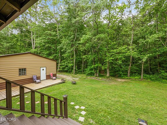 11th image of 610 Towee Falls Rd