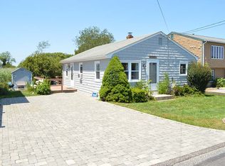 67 Chestnut Ave, Narragansett, RI 02882