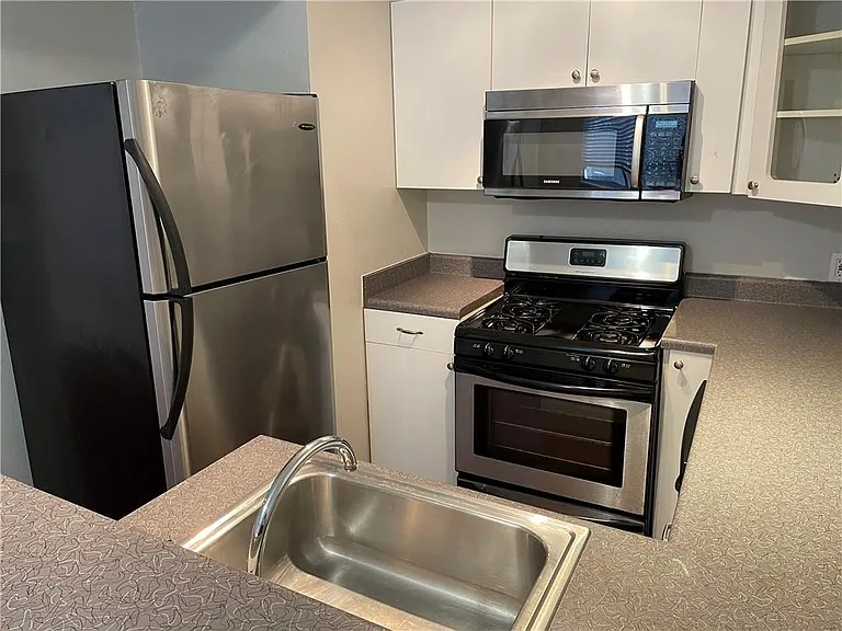 610 Franklin Blvd #A — Photo 6