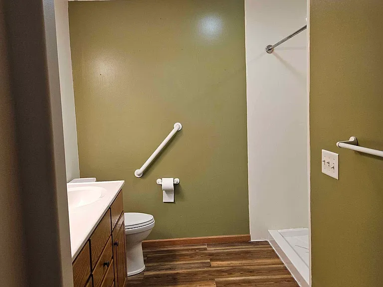 919 Baird Ln NE — Photo 5