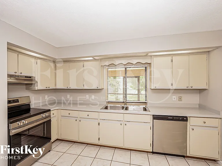 522 Beal St NW — Photo 8