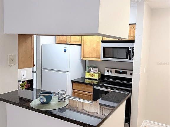 4th image of 241 Afton Sq Unit 103