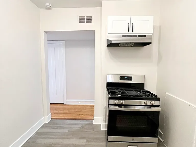 1327 N Lorel Ave #2W — Photo 6