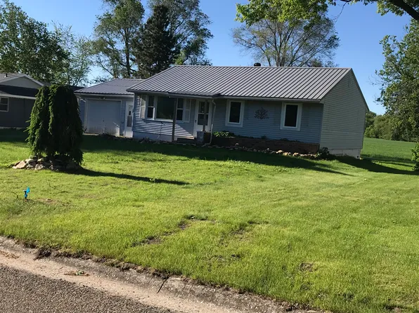 811 A Ave, Sumner, IA 50674