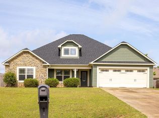35 Winter Hawk Dr, Fort Mitchell, AL 36856