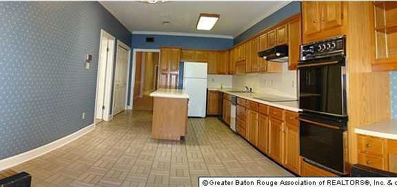 3rd image of 13816 House Of Lancaster Dr