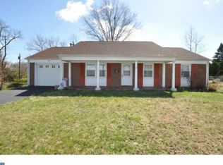 15 Guild Ct, Willingboro, NJ 08046