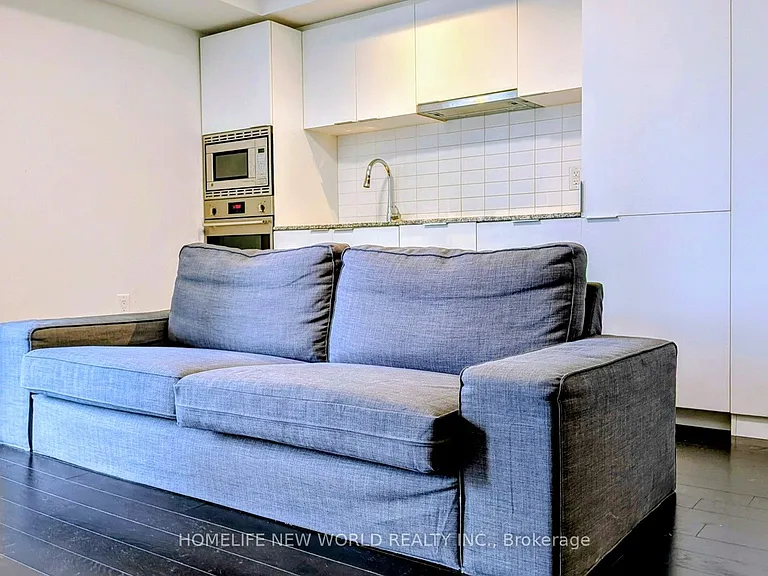 955 Bay St #808 — Photo 5