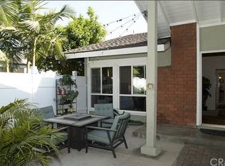 1067 Santa Rosa Ave, Costa Mesa, CA 92626